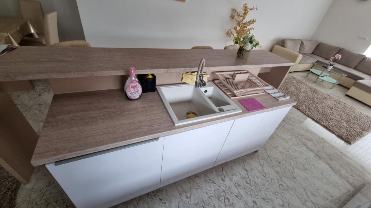セゲドSarkcsillag Teljes Csaladihaz- Star Complete Family Houseアパートメント エクステリア 写真